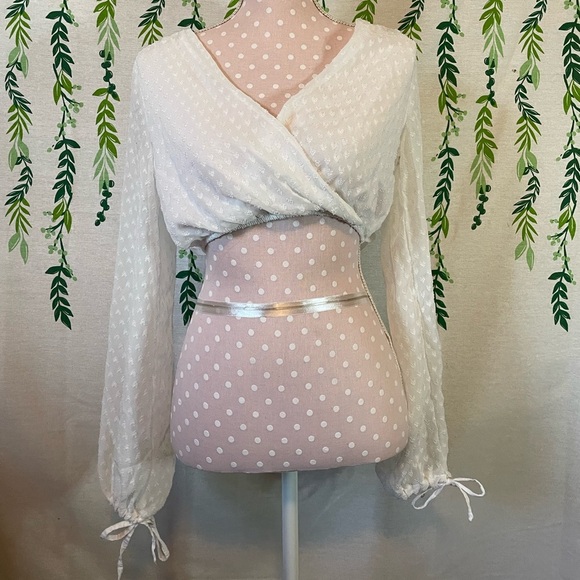 White Long Sleeved Crop Top A1 - Picture 1 of 6